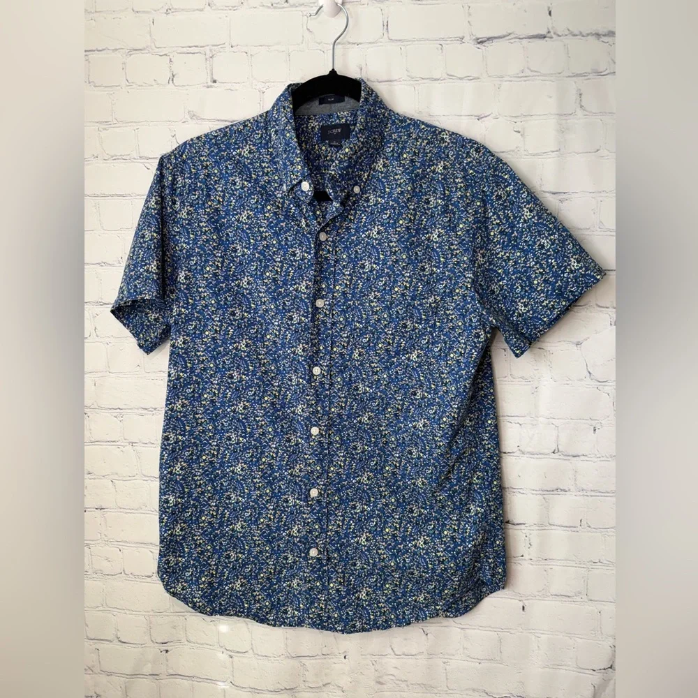 J.Crew size medium men’s short sleeve blue with florals button down